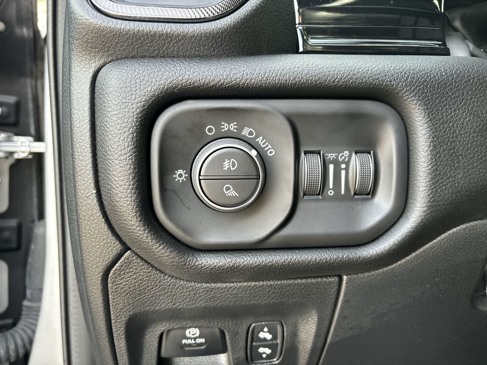 Thumbnail: 2025 RAM 1500 - 8