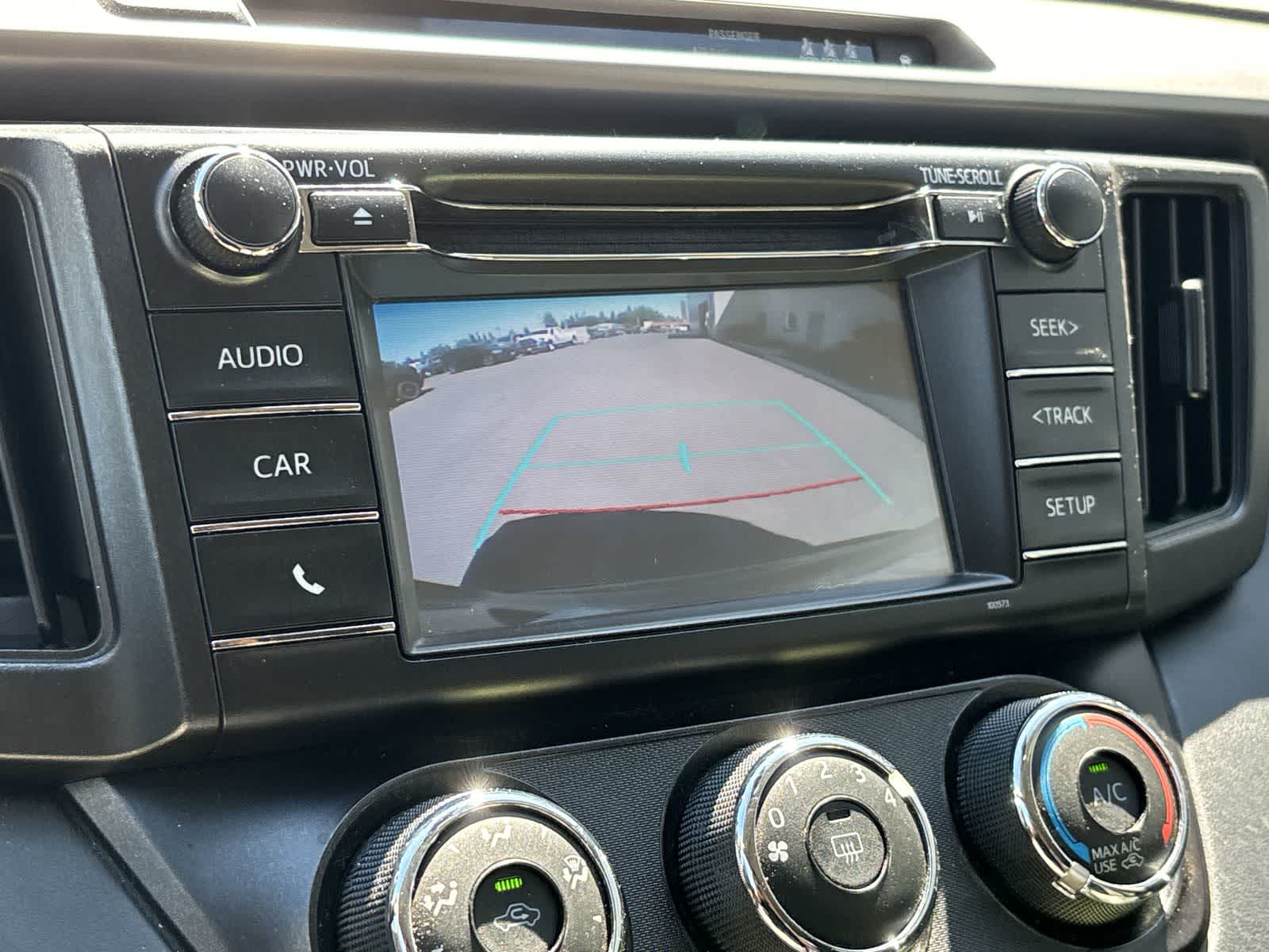Thumbnail: 2018 Toyota RAV4 - 25