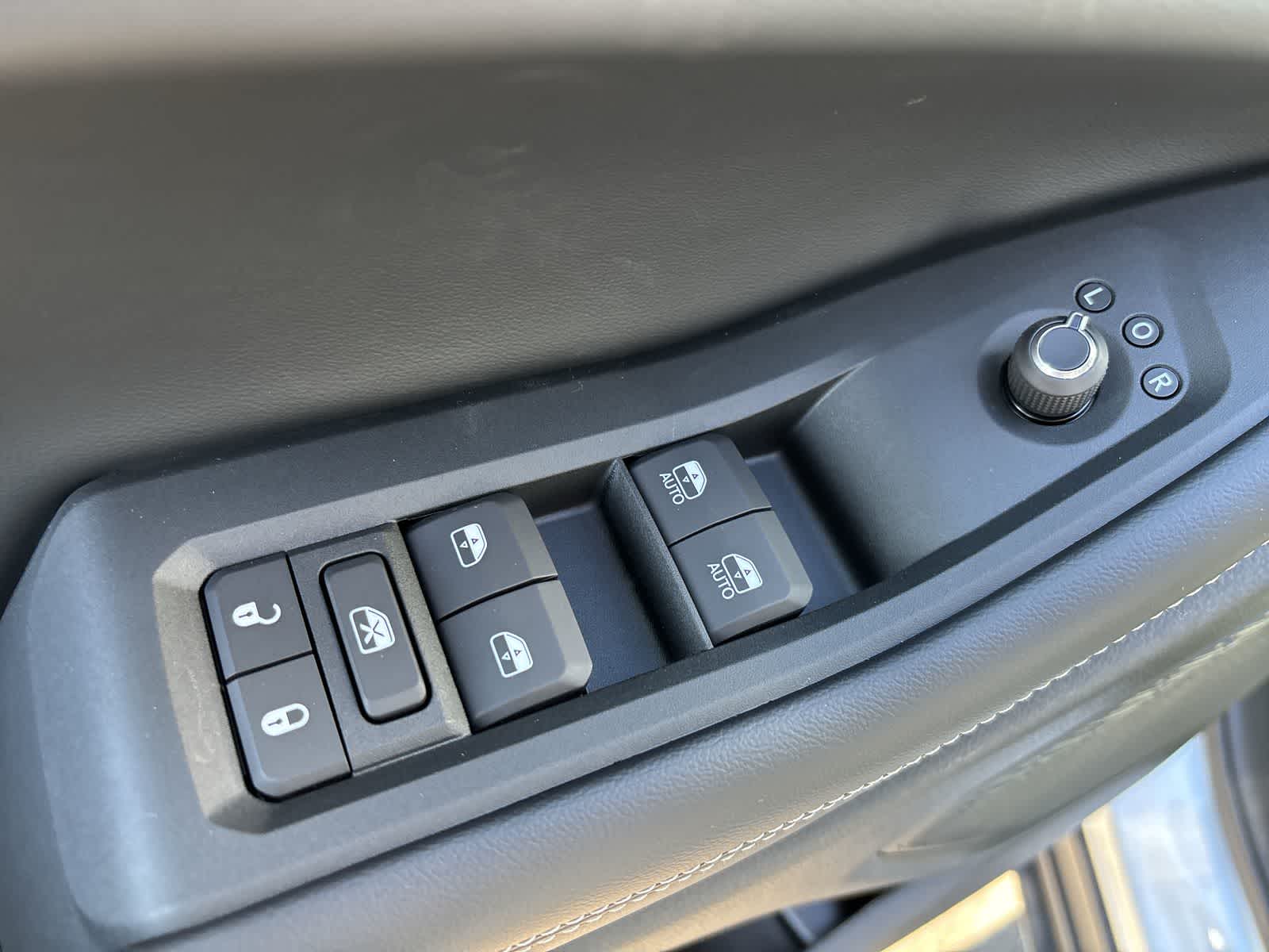 Thumbnail: 2025 Jeep Grand Cherokee L - 9