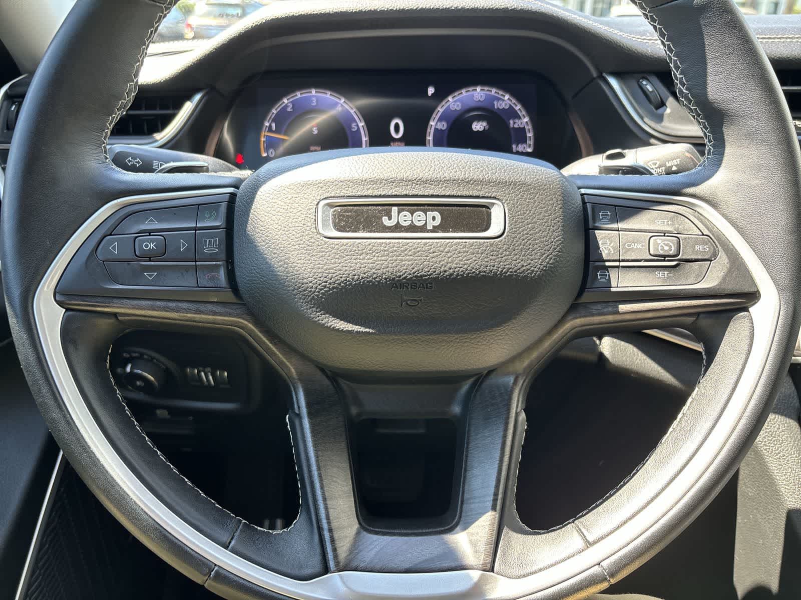 Thumbnail: 2022 Jeep Grand Cherokee - 15