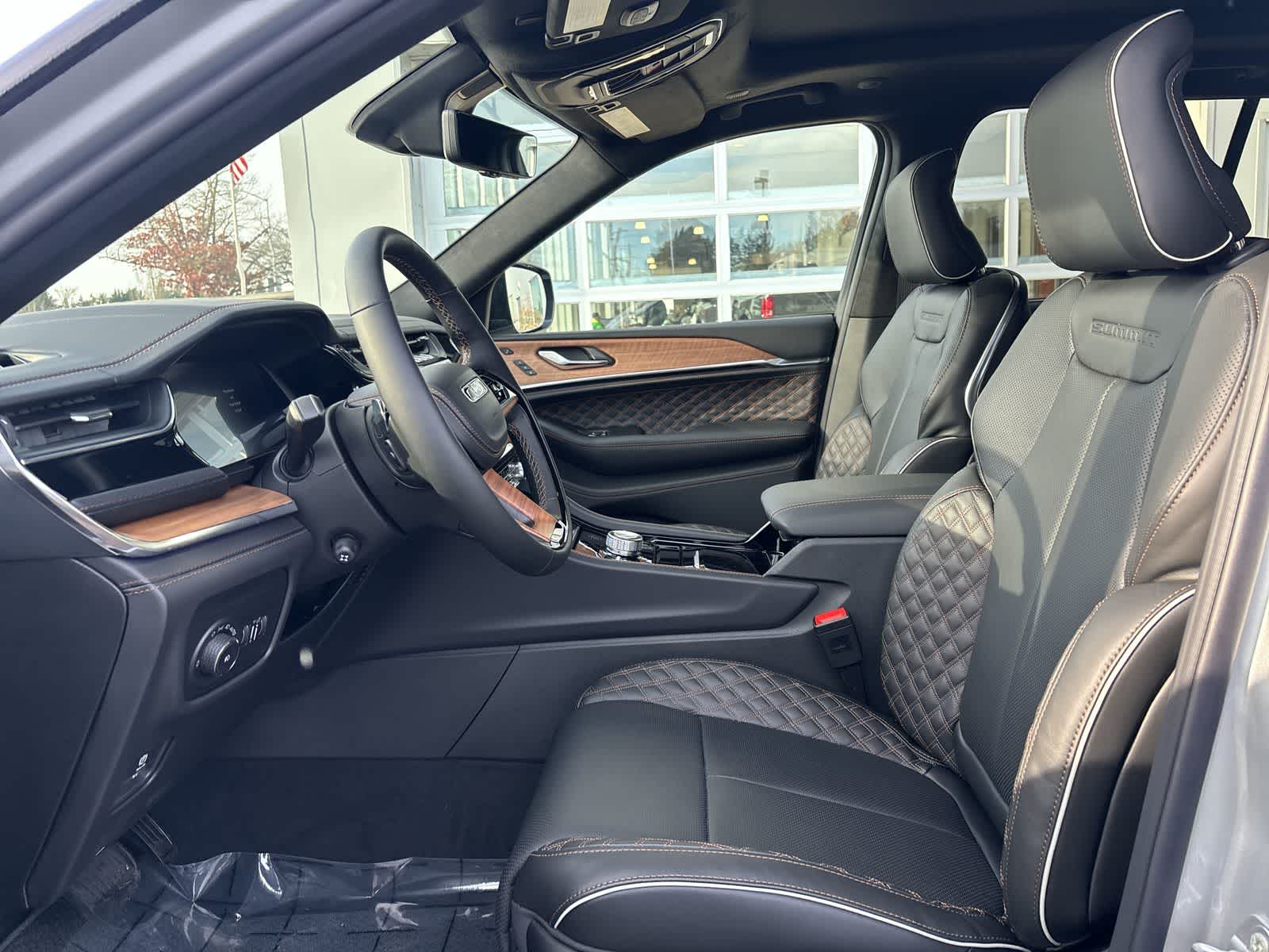 Thumbnail: 2025 Jeep Grand Cherokee - 9