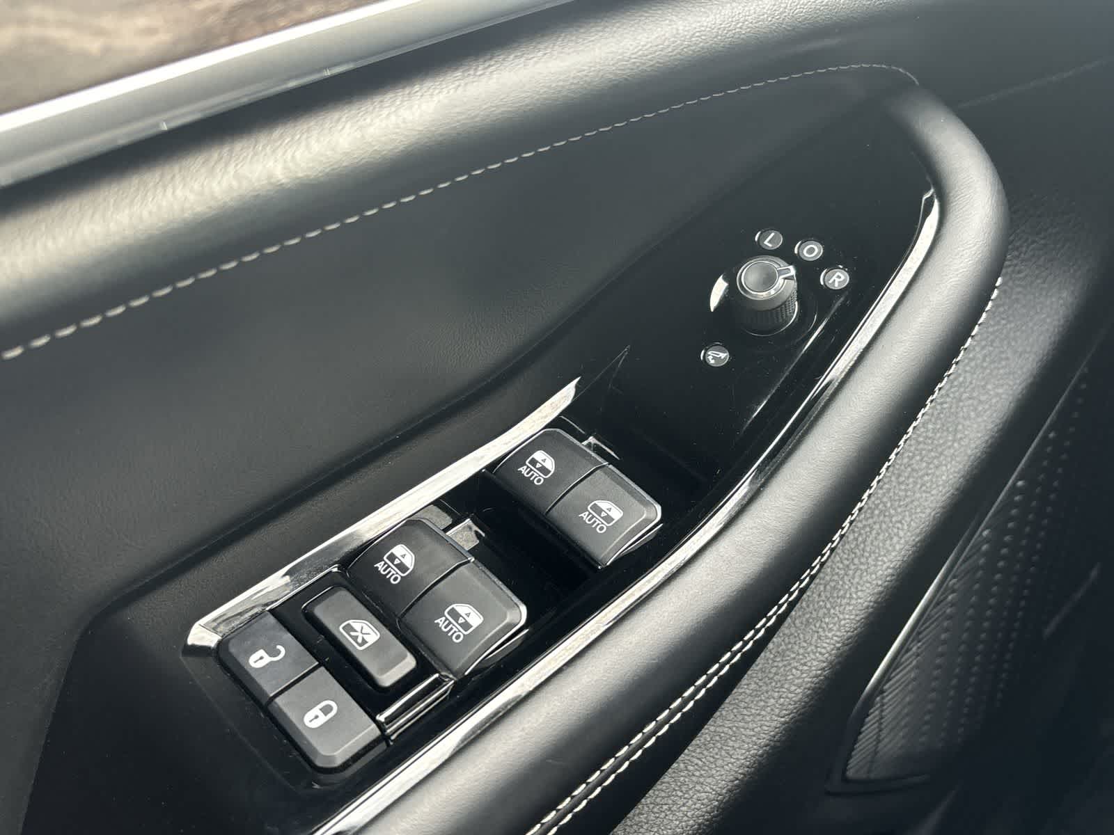 Thumbnail: 2023 Jeep Grand Cherokee - 30