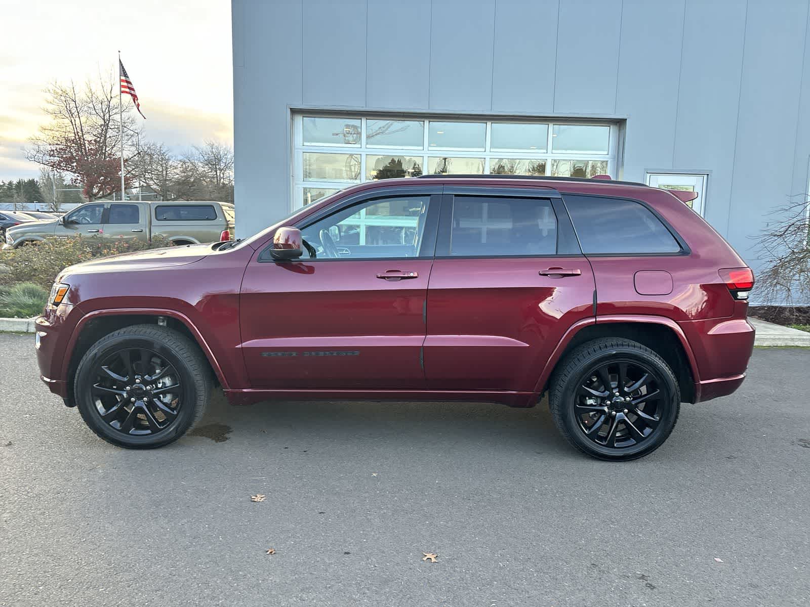 Thumbnail: 2019 Jeep Grand Cherokee - 2