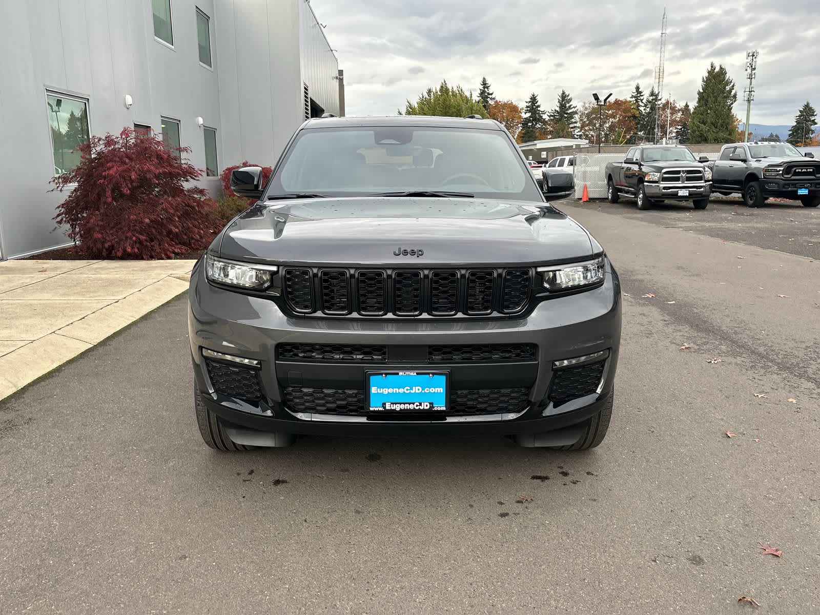 Thumbnail: 2025 Jeep Grand Cherokee L - 8