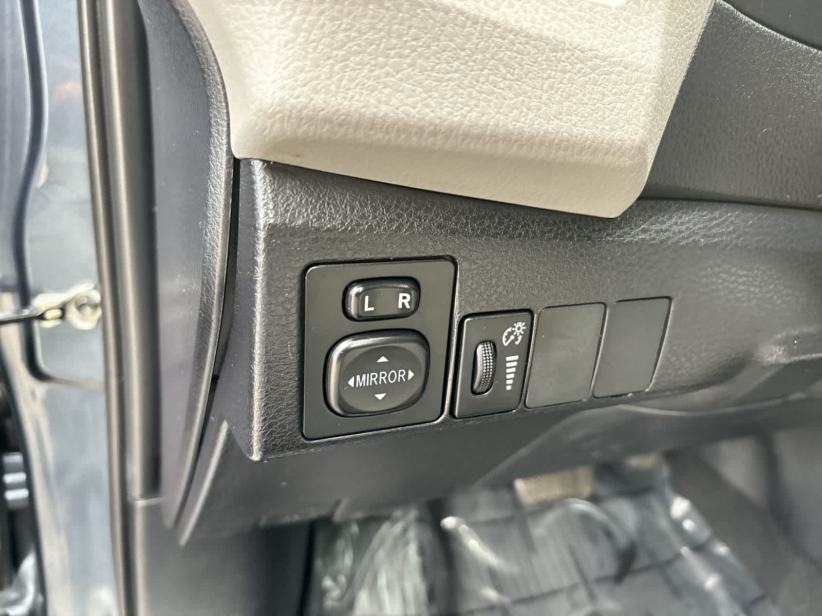 Thumbnail: 2015 Toyota Corolla - 11