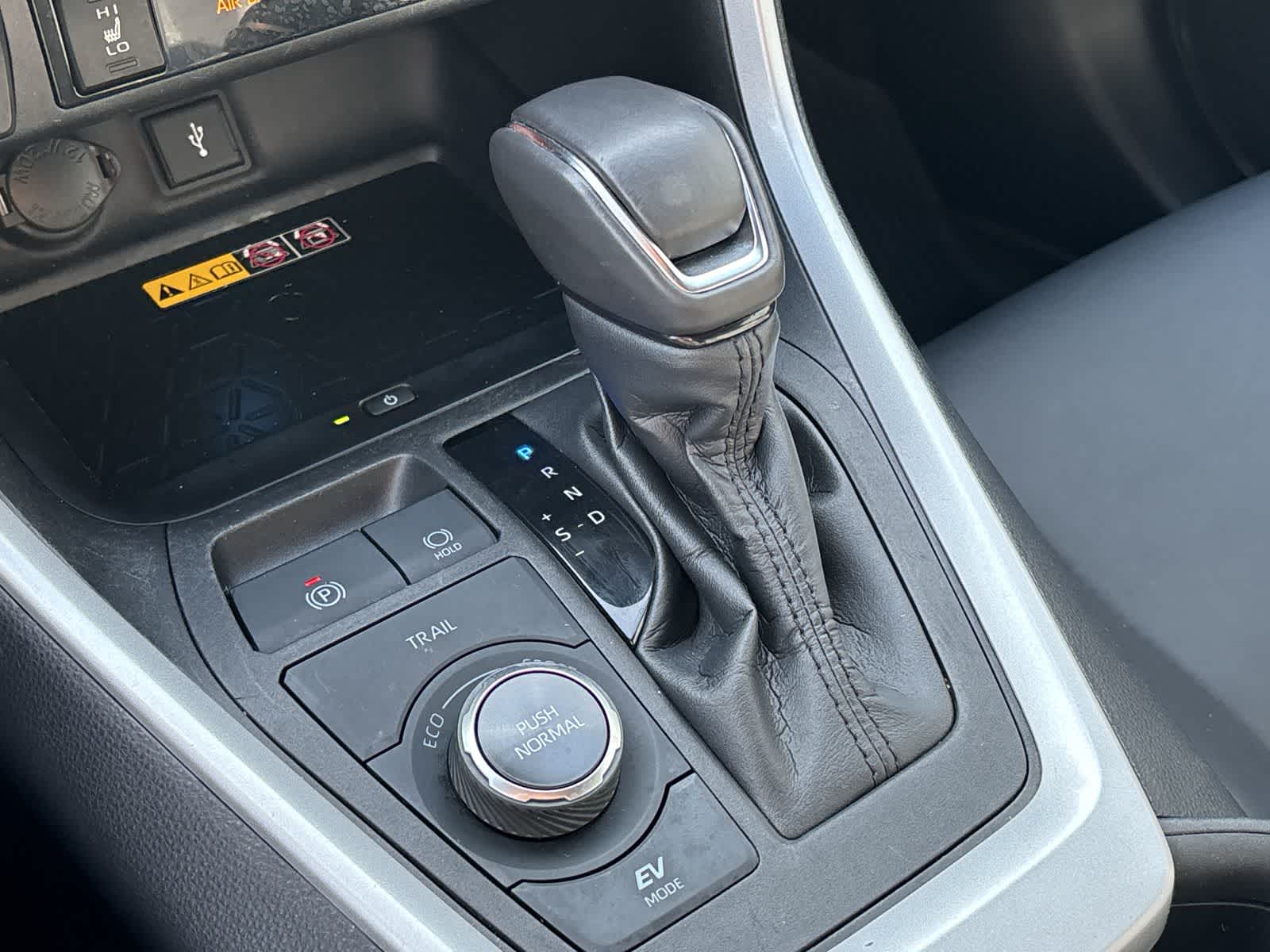 Thumbnail: 2022 Toyota RAV4 - 25