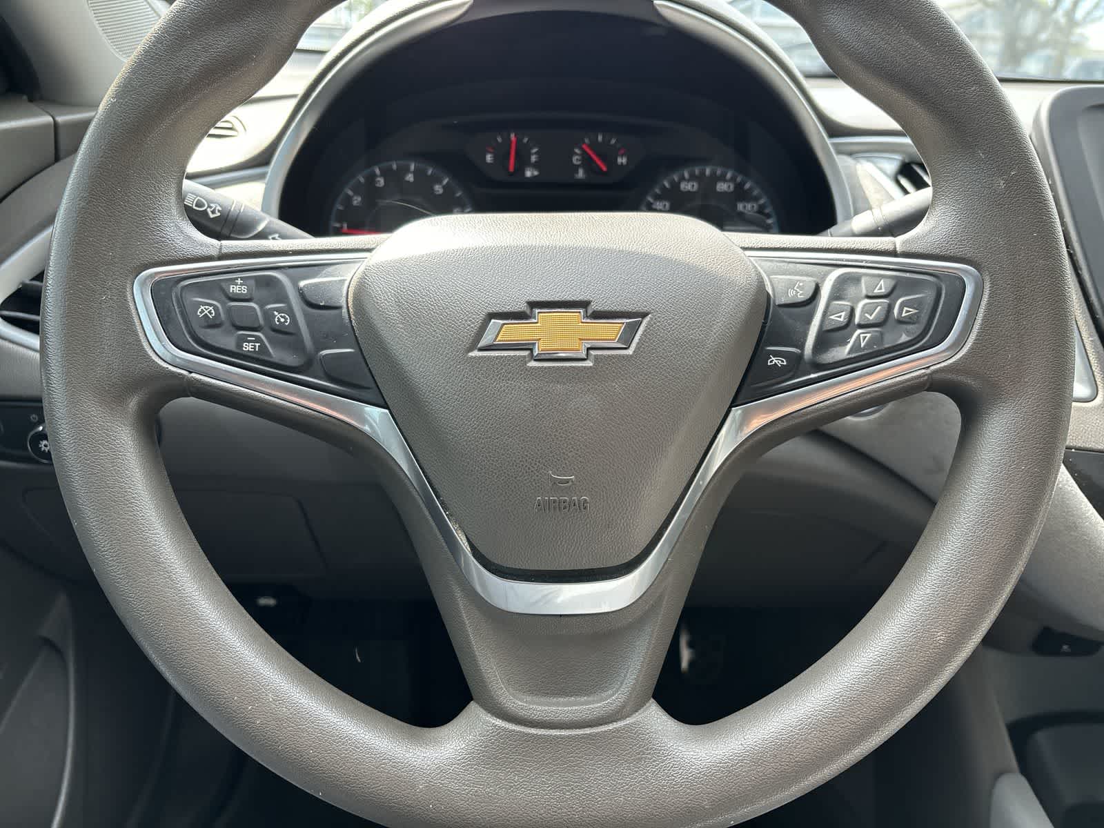 Thumbnail: 2018 Chevrolet Malibu - 8