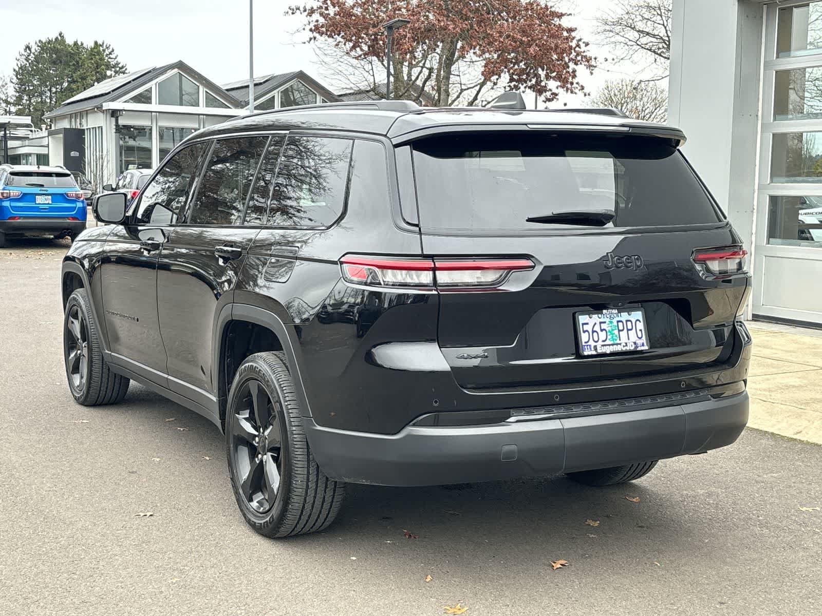 Thumbnail: 2023 Jeep Grand Cherokee - 3