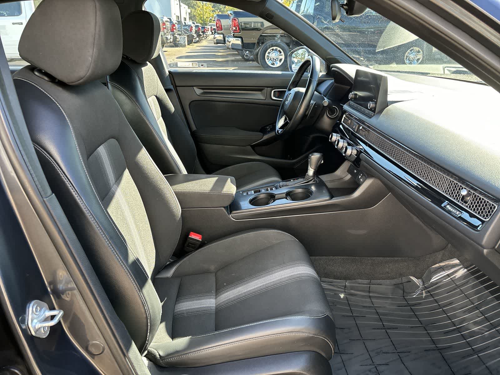 2022 Honda Civic Sport photo 3