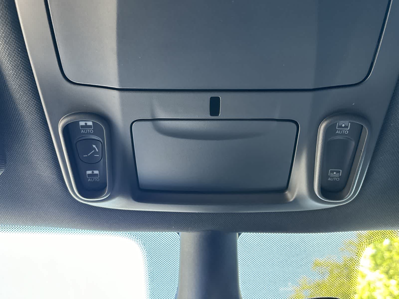 Thumbnail: 2025 Chrysler Pacifica - 26
