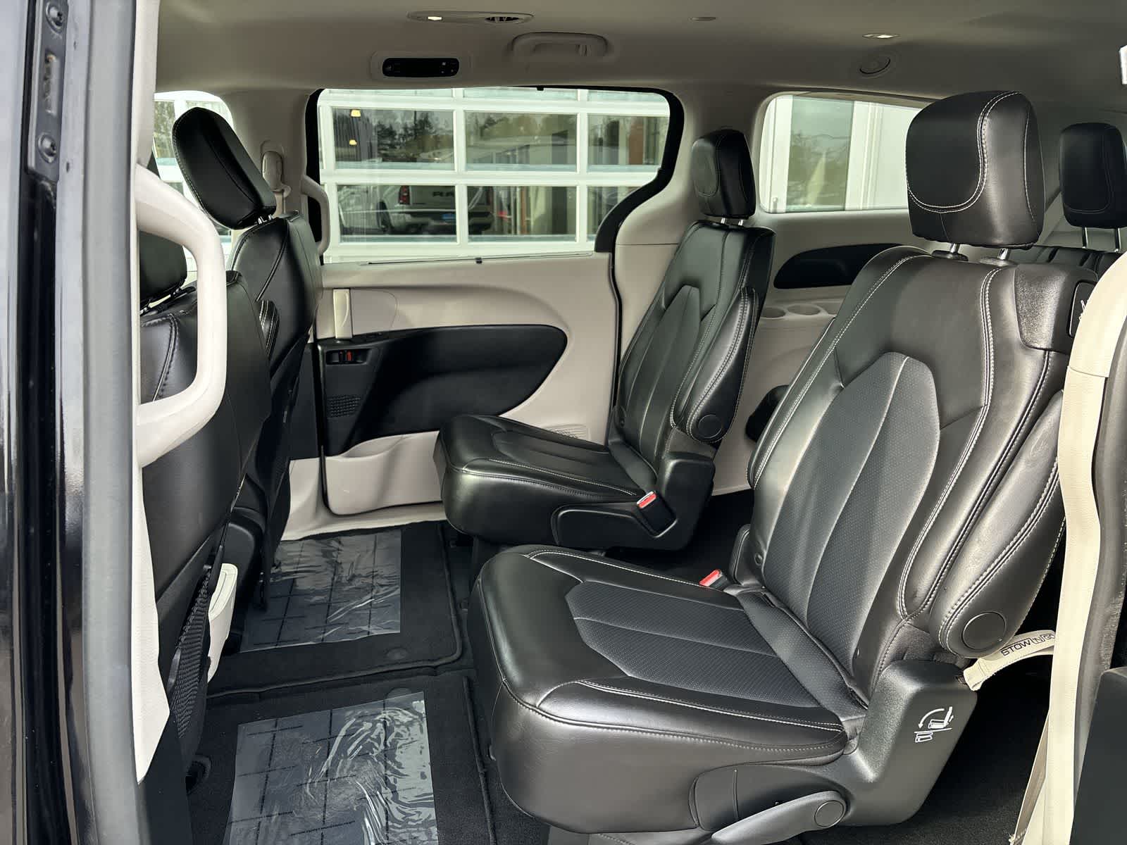 Thumbnail: 2024 Chrysler Pacifica - 6