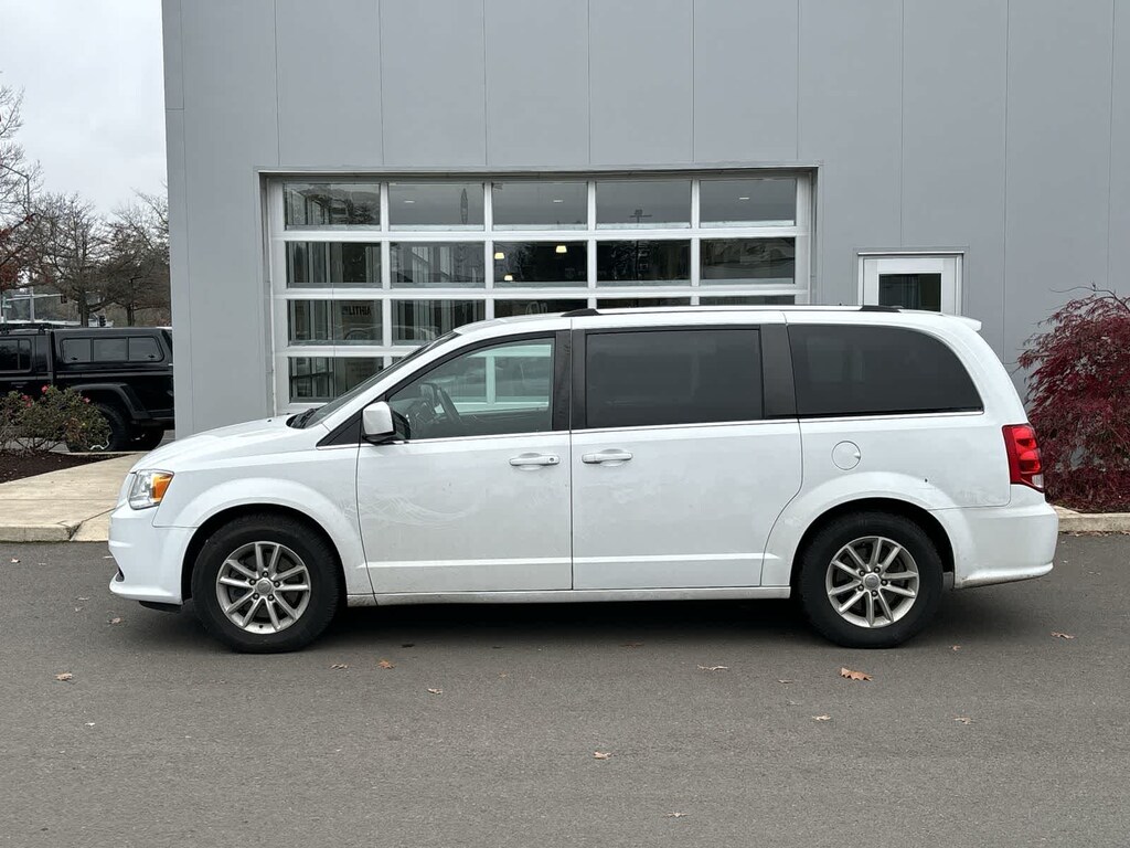 Used 2019 Dodge Grand Caravan SXT Van Passenger Van