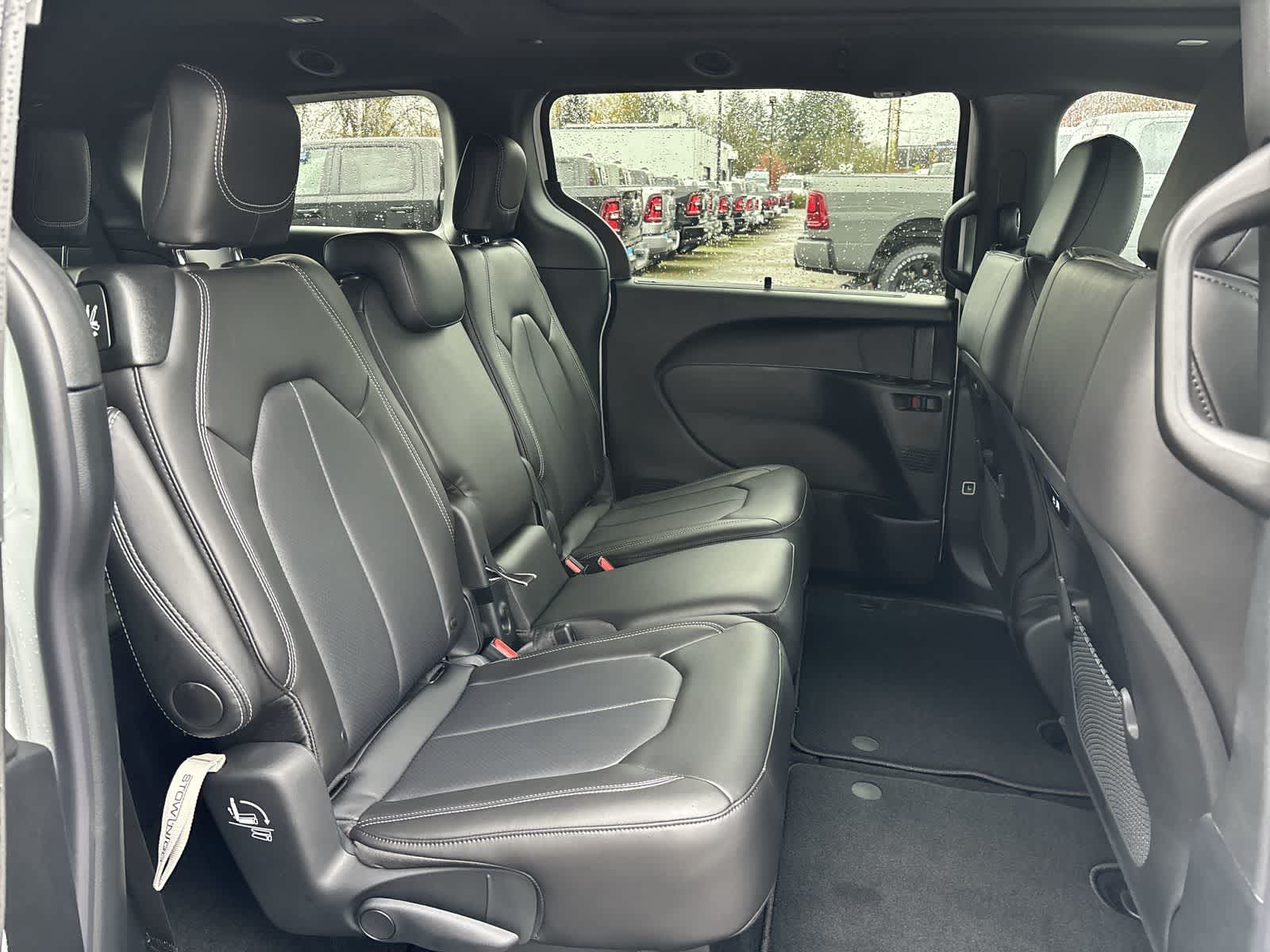 Thumbnail: 2026 Chrysler Pacifica - 7