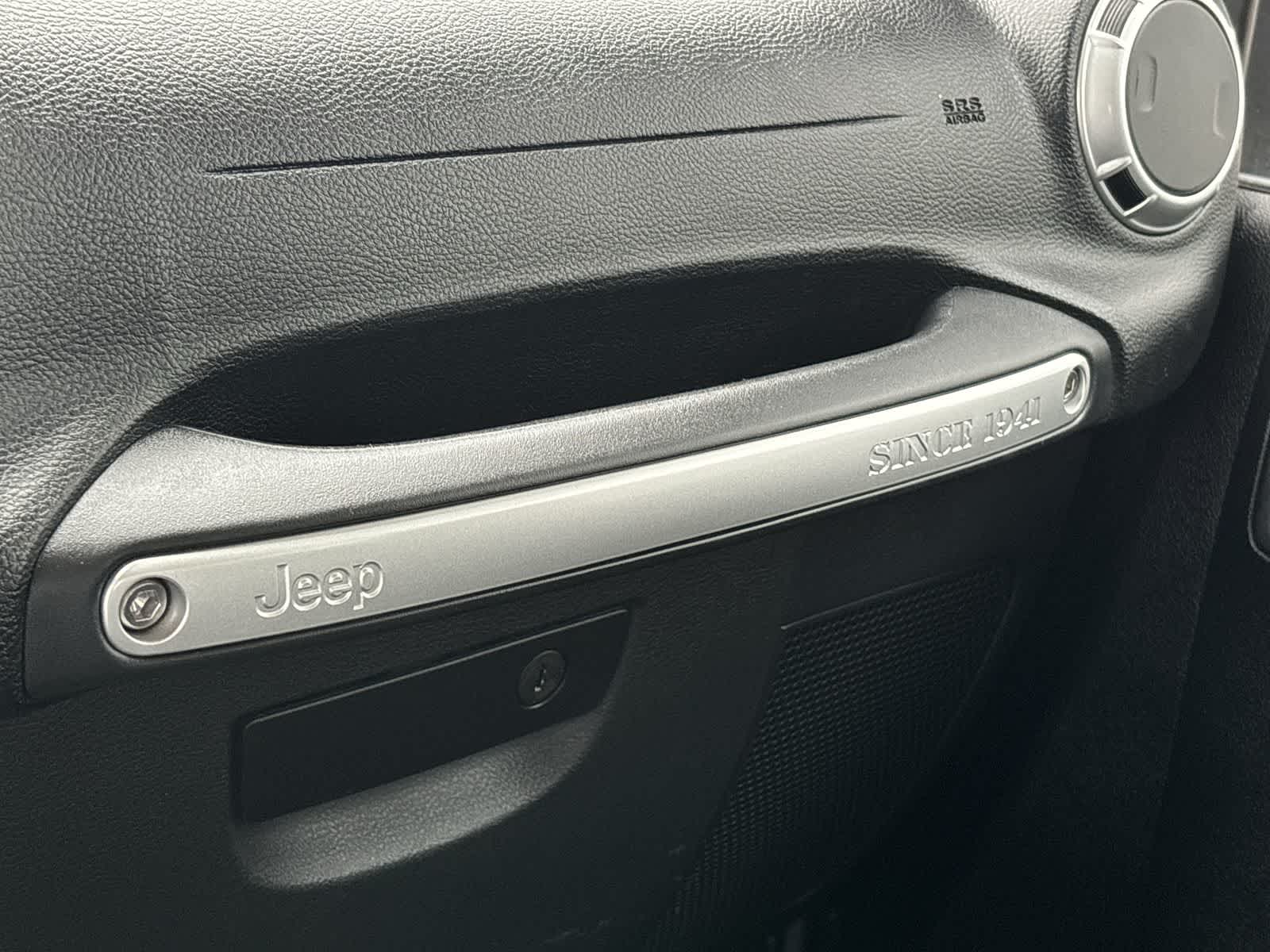 Thumbnail: 2015 Jeep Wrangler - 26