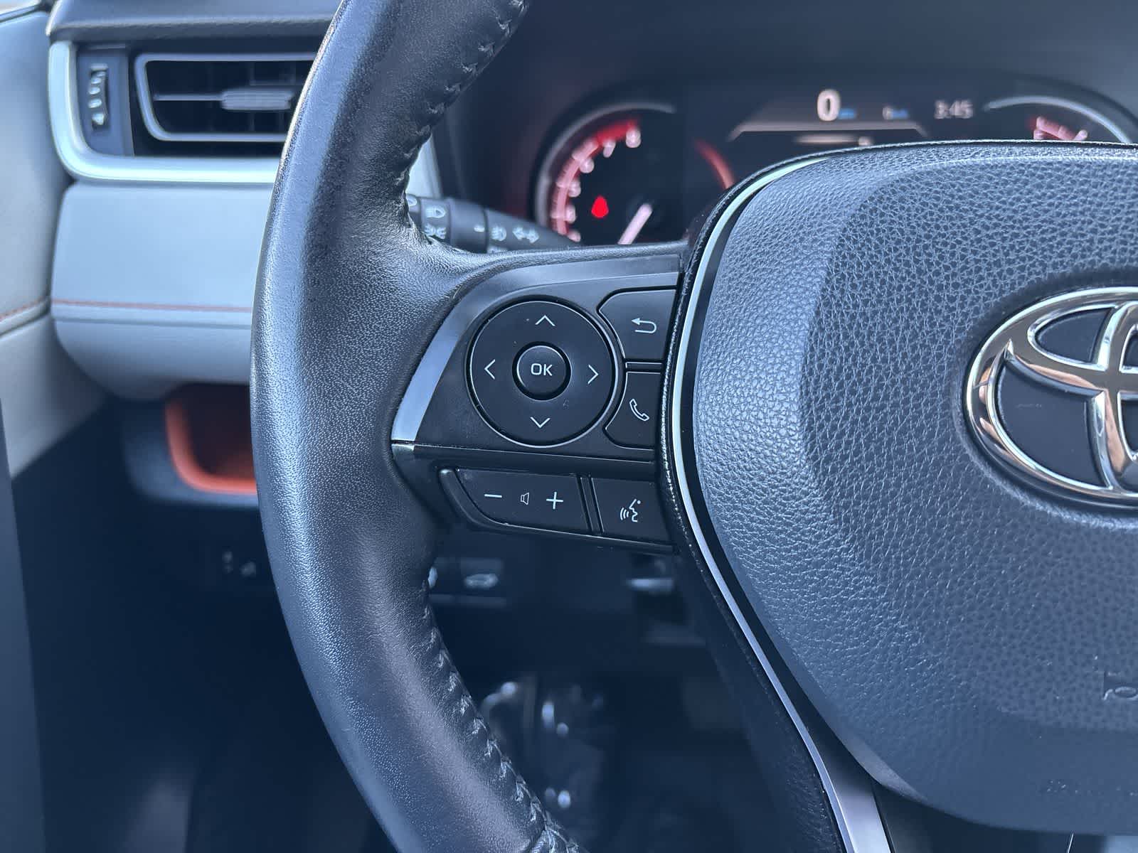 Thumbnail: 2019 Toyota RAV4 - 14