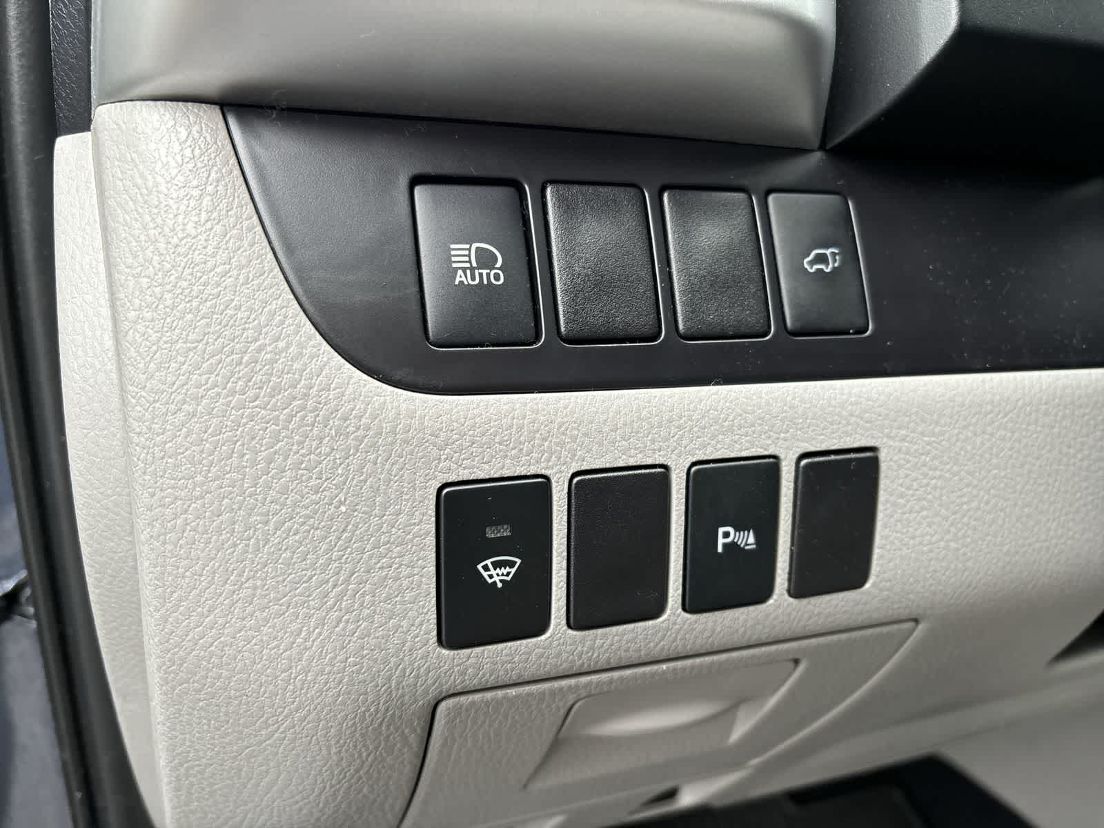 Thumbnail: 2019 Toyota Highlander - 8