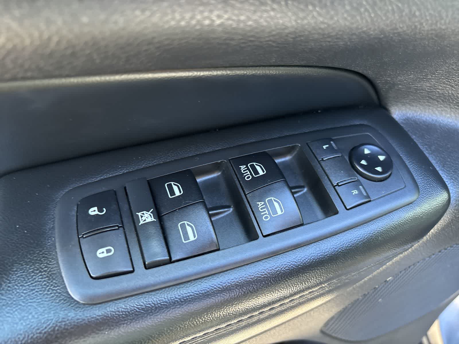 Thumbnail: 2019 Jeep Grand Cherokee - 9