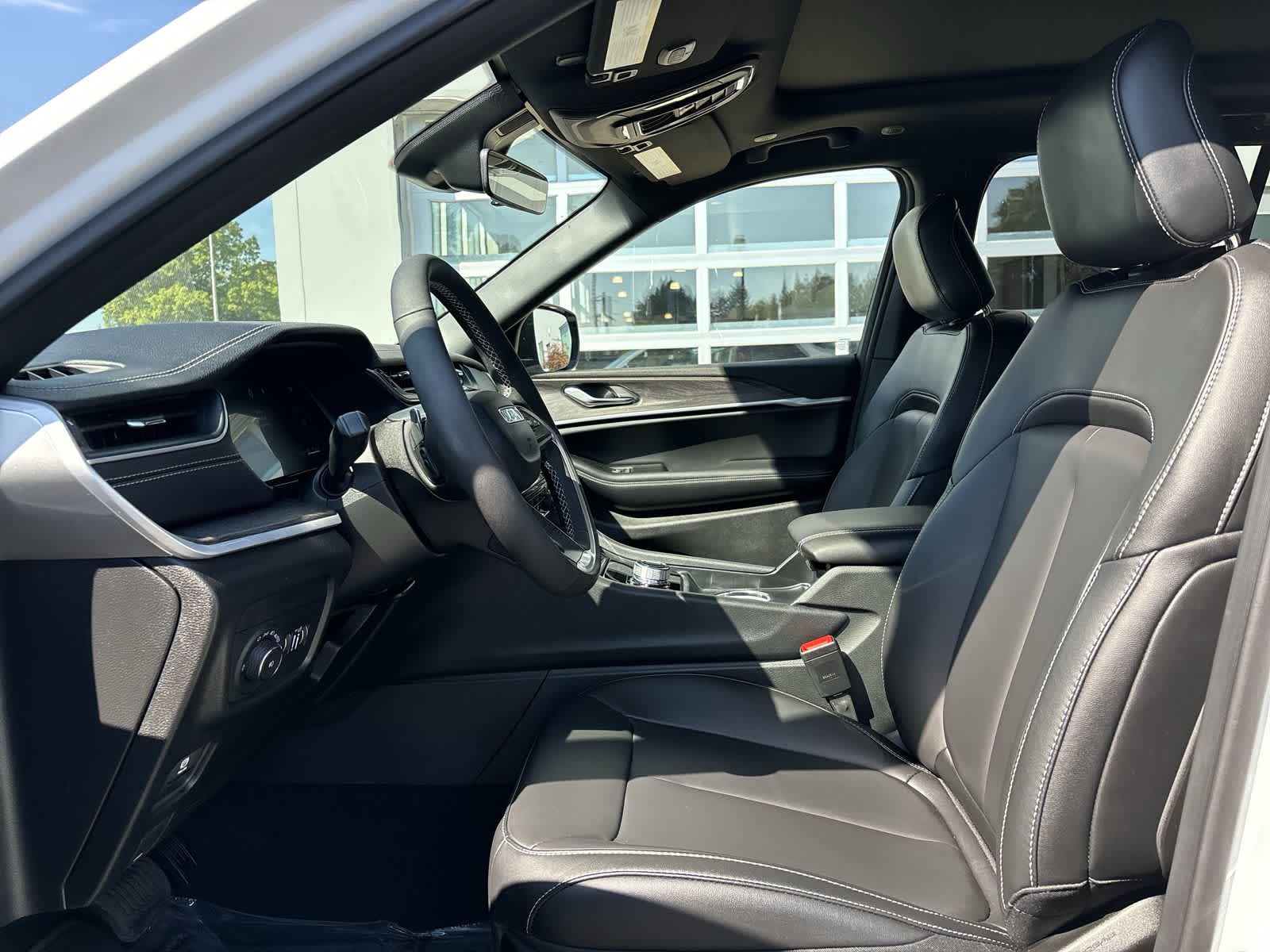 Thumbnail: 2025 Jeep Grand Cherokee - 7