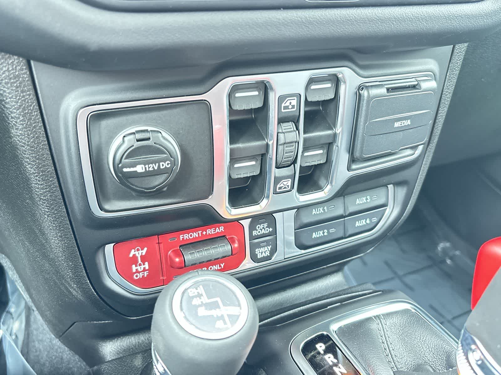 Thumbnail: 2025 Jeep Gladiator - 25