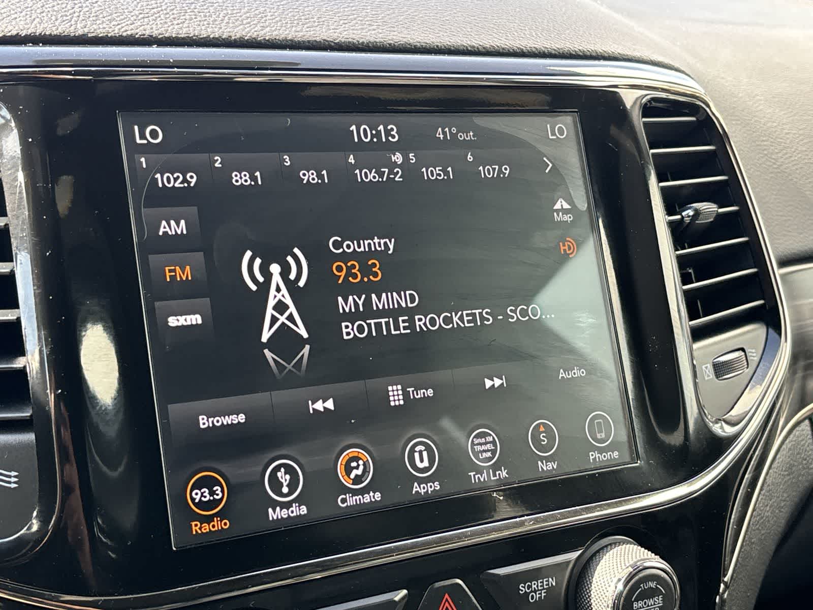 Thumbnail: 2019 Jeep Grand Cherokee - 17