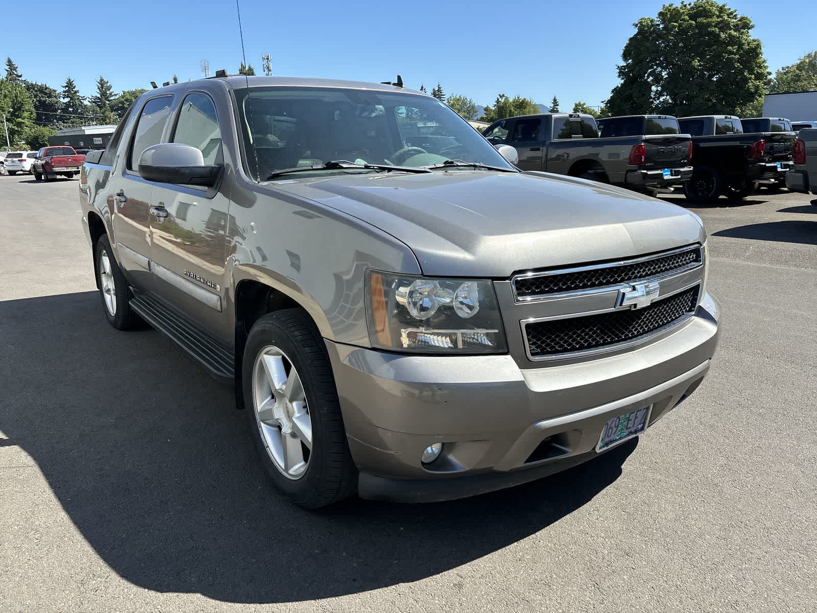 Thumbnail: 2008 Chevrolet Avalanche 1500 - 6