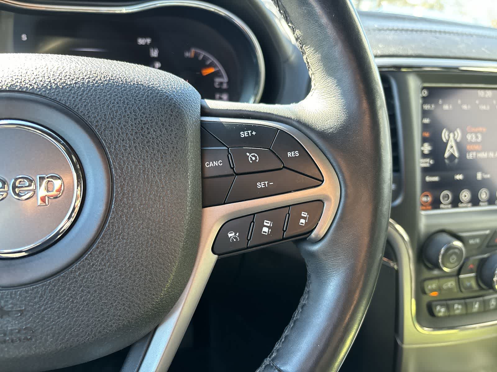 Thumbnail: 2018 Jeep Grand Cherokee - 11