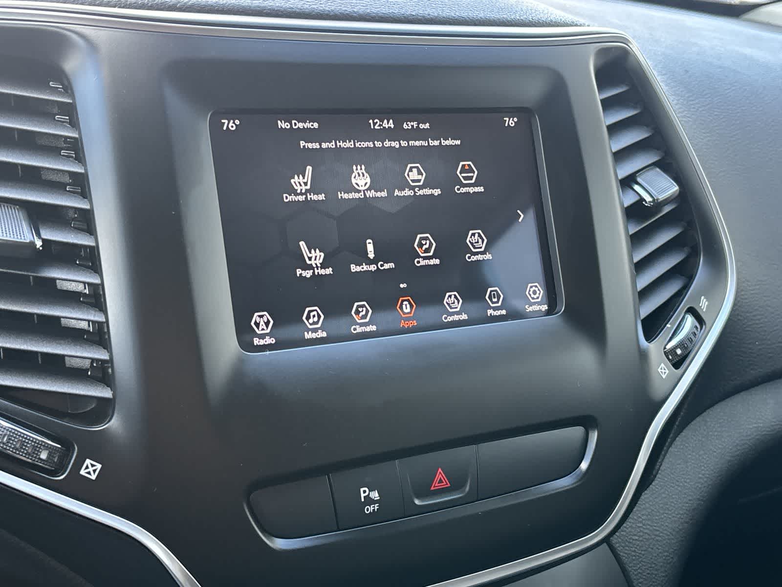 Thumbnail: 2019 Jeep Cherokee - 18