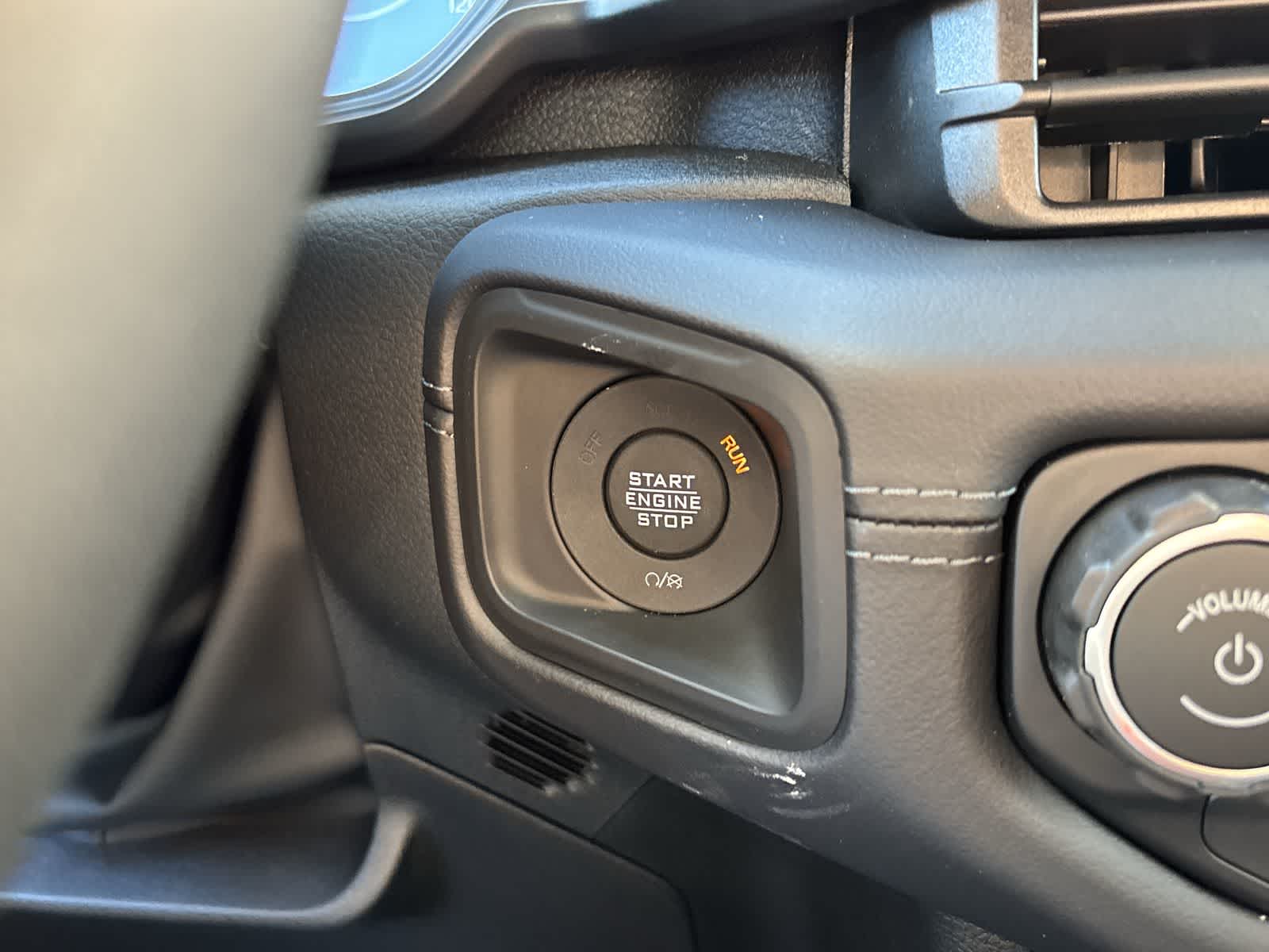 2027 Jeep Wrangler 4-Door Sahara - Photo 28
