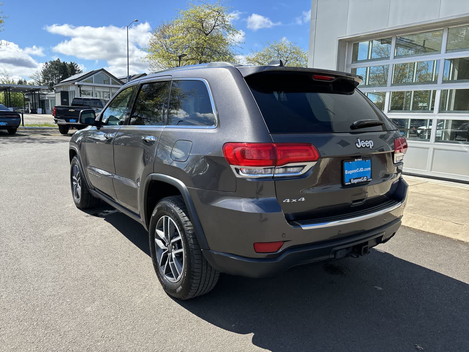 Thumbnail: 2019 Jeep Grand Cherokee - 3