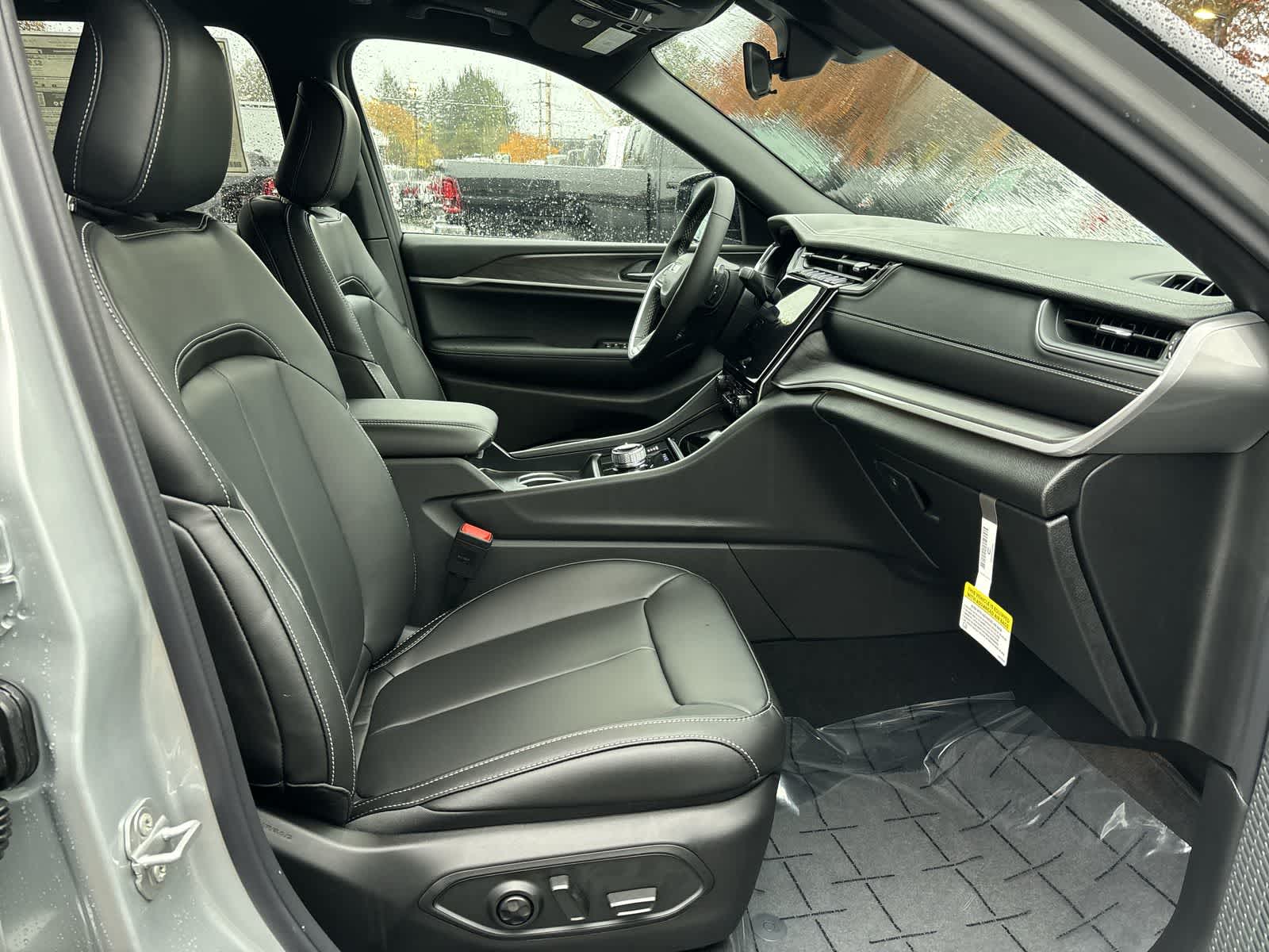 Thumbnail: 2025 Jeep Grand Cherokee - 5