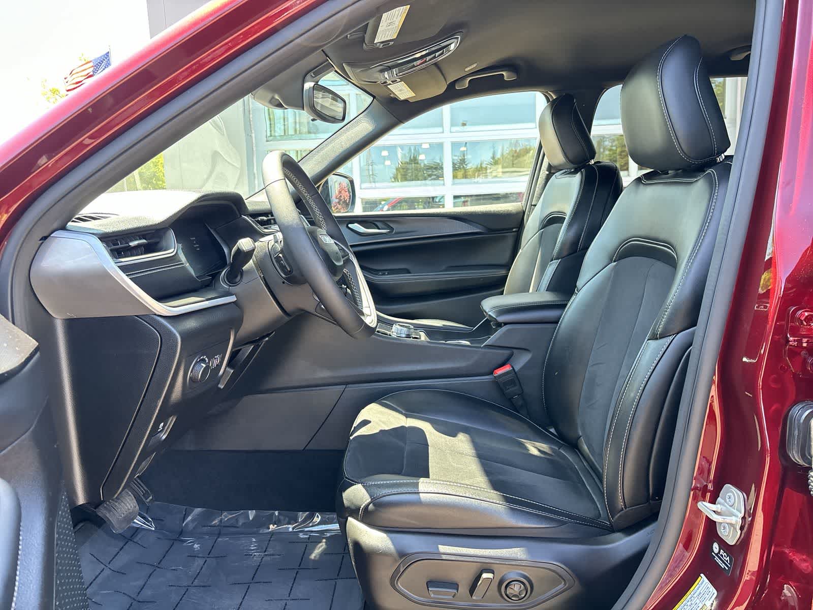 2024 Jeep Grand Cherokee L Laredo 7