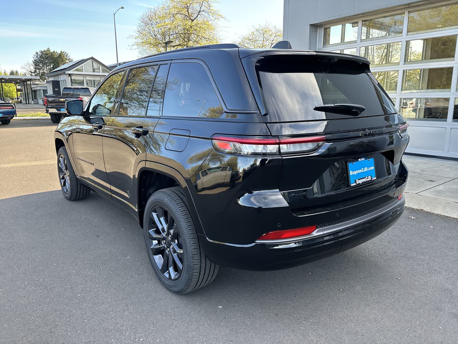 Thumbnail: 2026 Jeep Grand Cherokee - 3