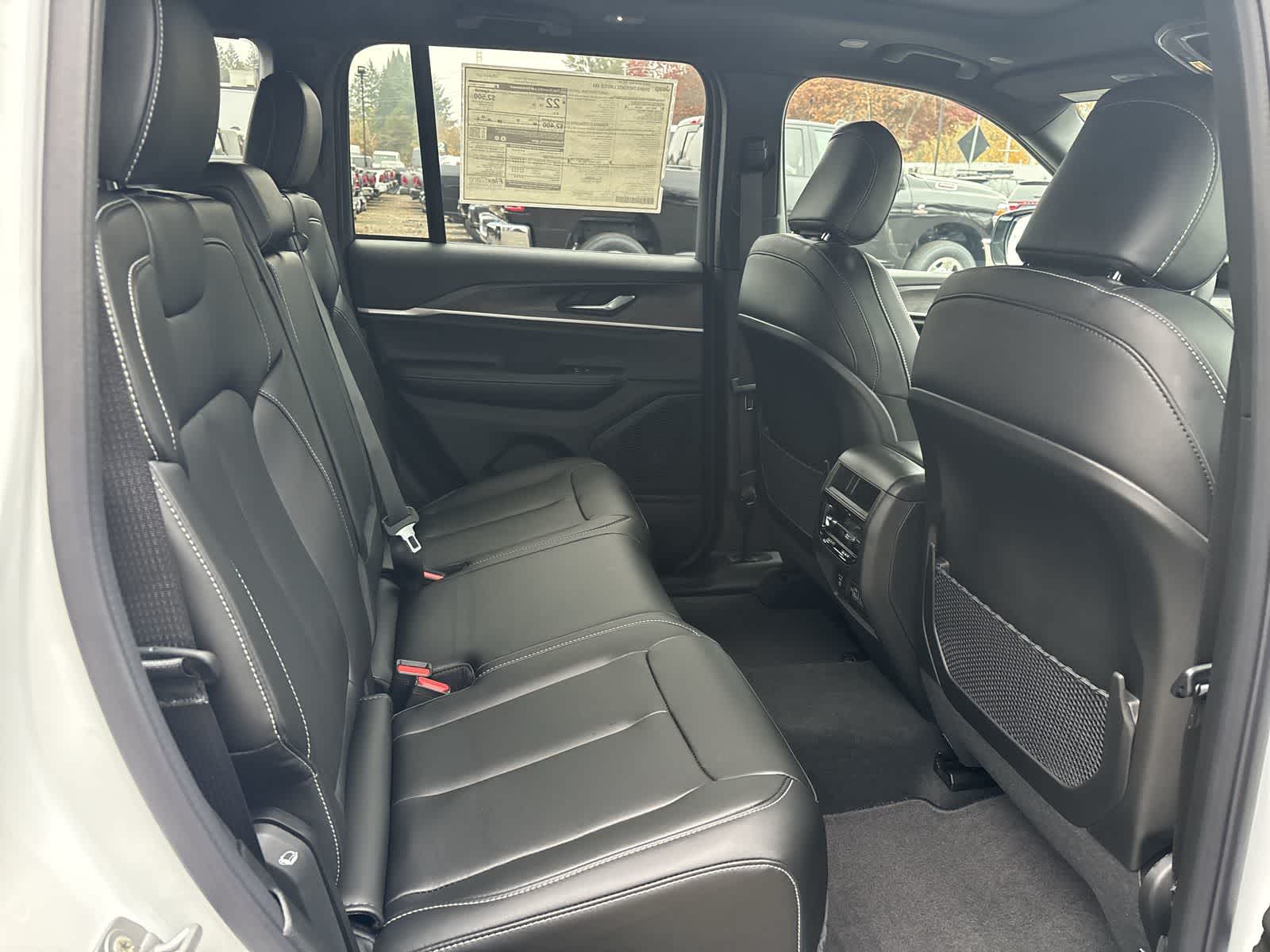 Thumbnail: 2025 Jeep Grand Cherokee - 6