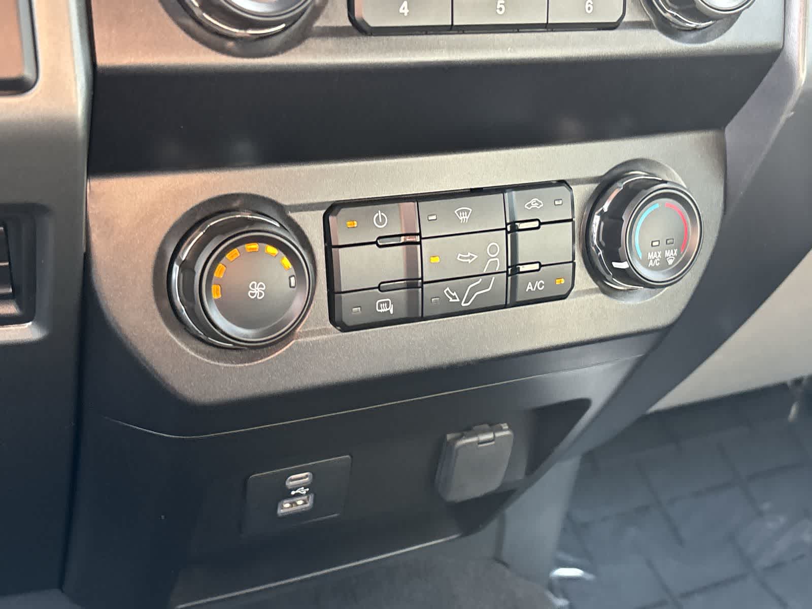 Thumbnail: 2022 Ford F-250 - 24