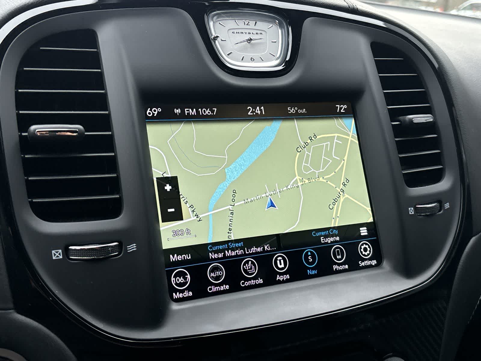 Thumbnail: 2023 Chrysler 300 - 19