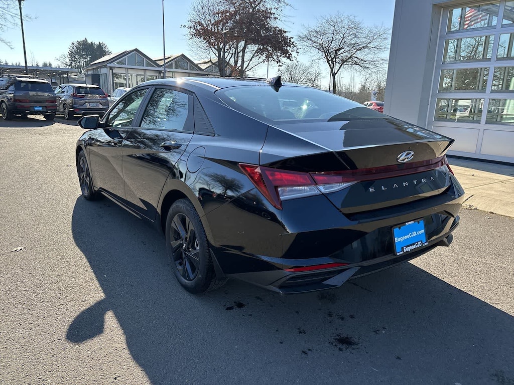 Used 2023 Hyundai Elantra SEL Sedan