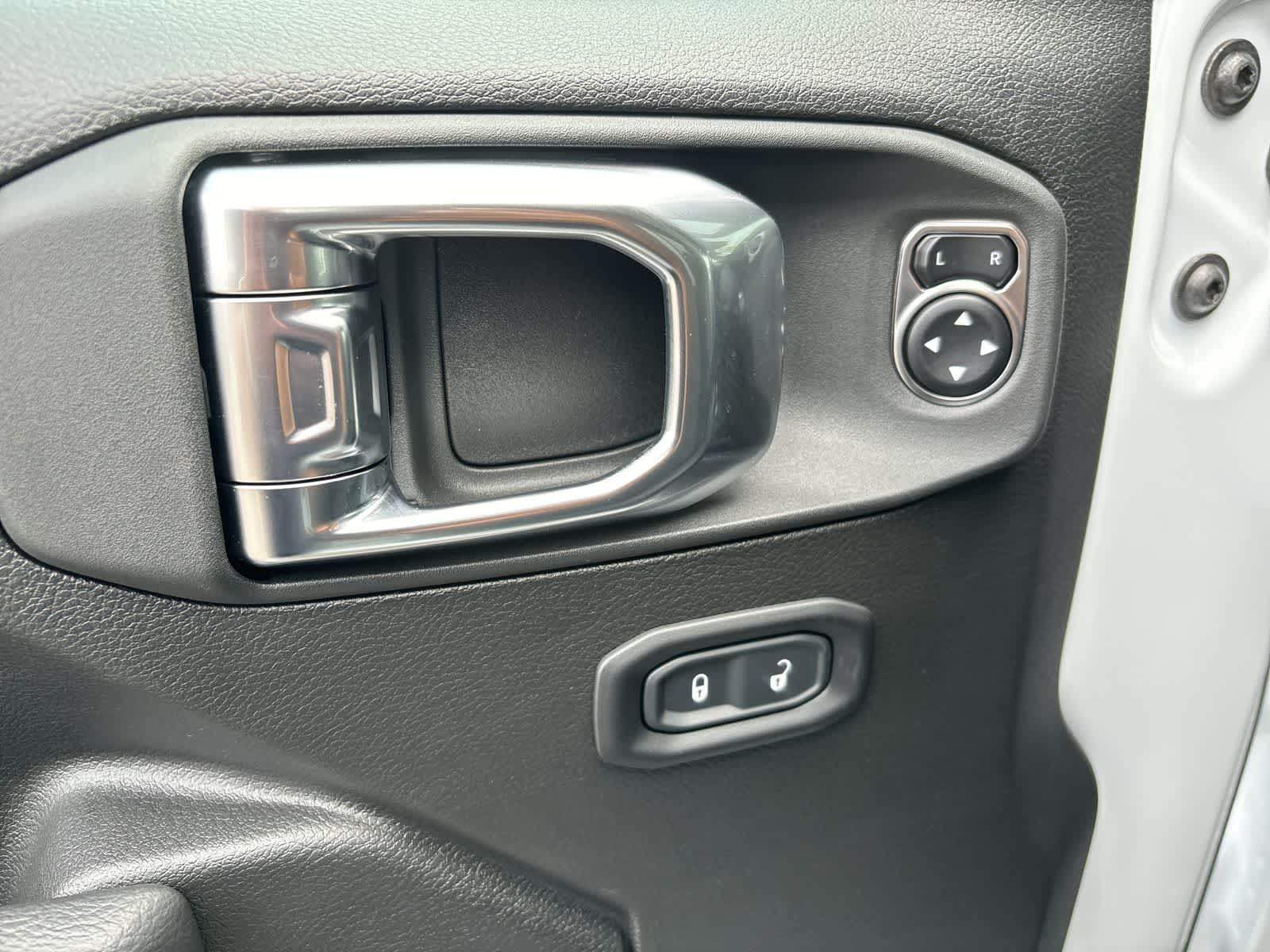 Thumbnail: 2025 Jeep Wrangler - 9