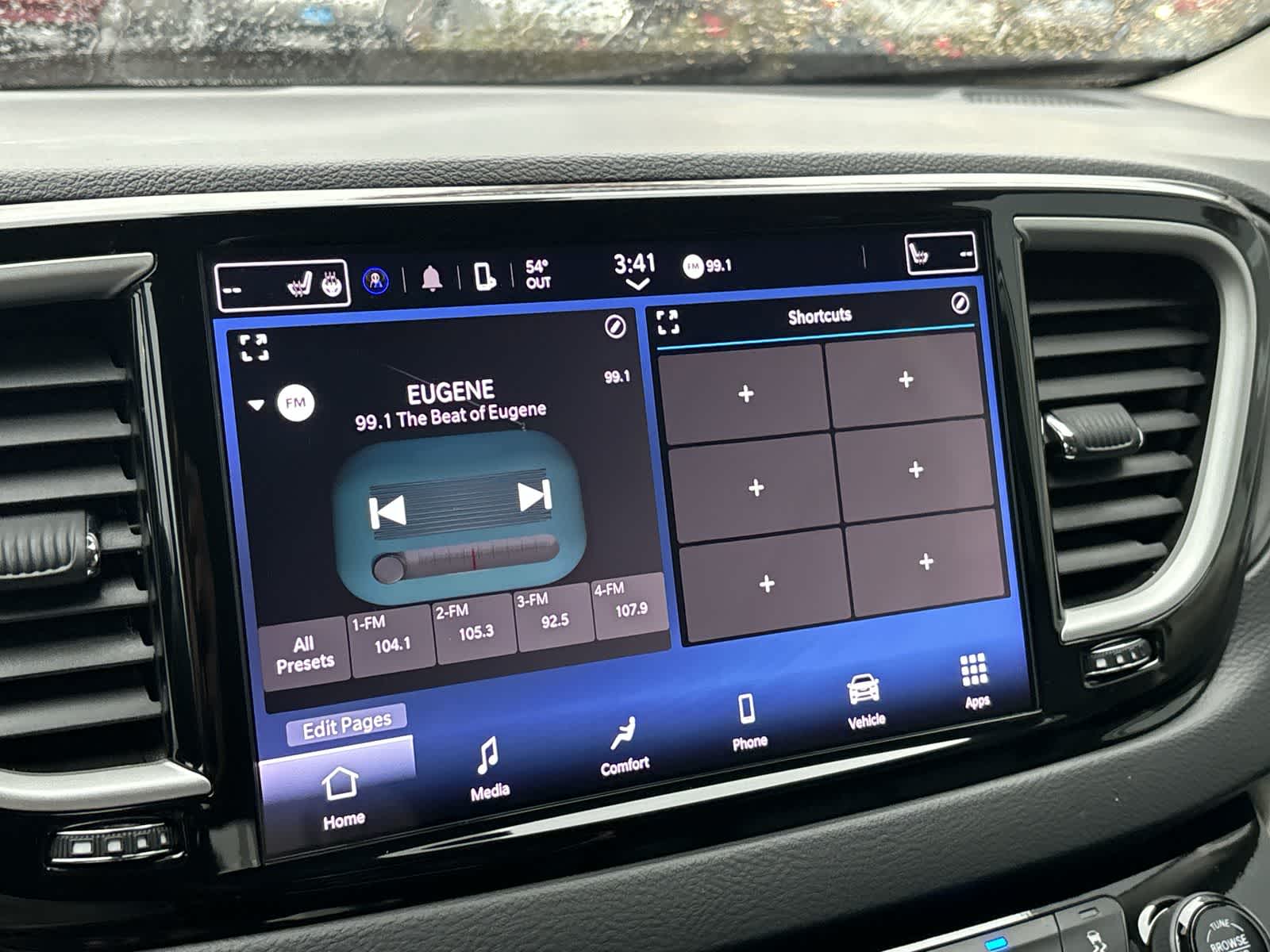 Thumbnail: 2024 Chrysler Pacifica - 18