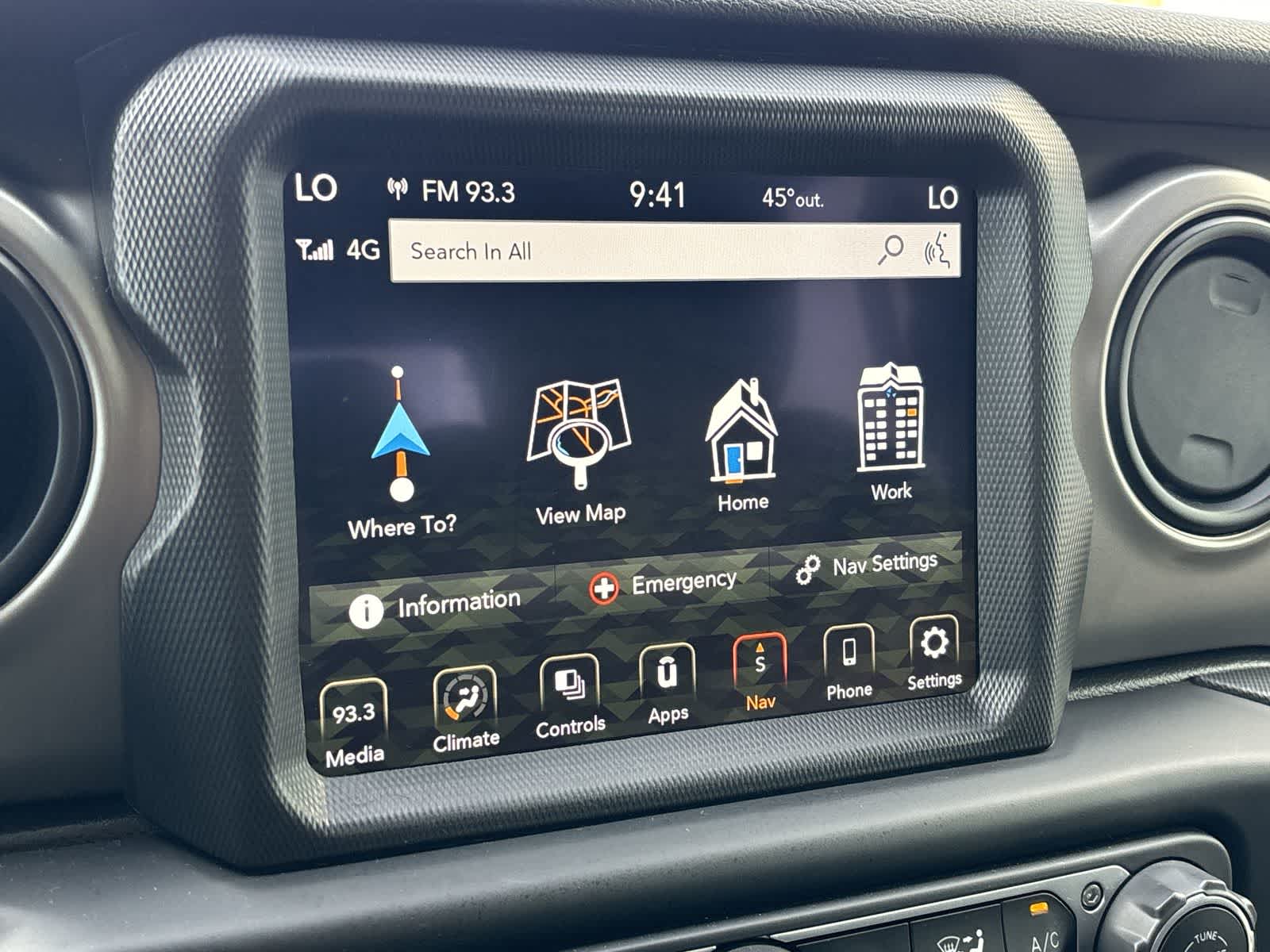 Thumbnail: 2021 Jeep Gladiator - 18