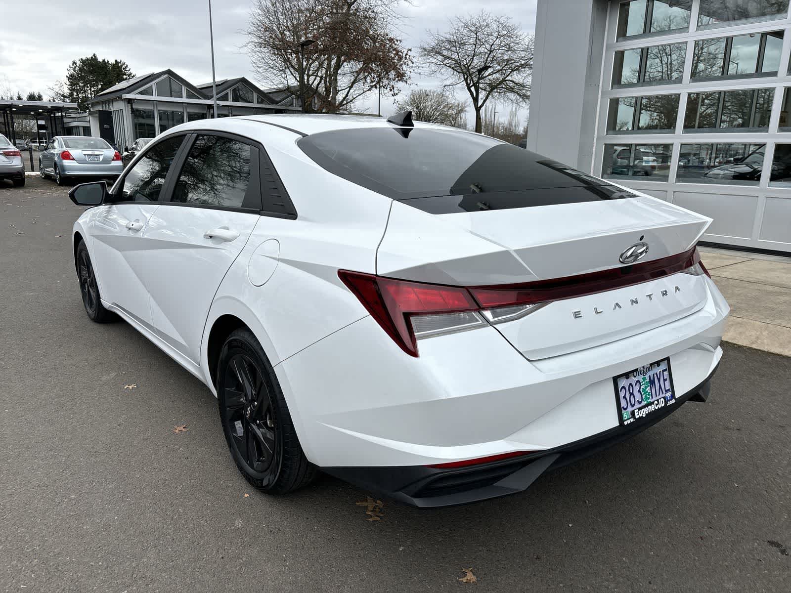 Thumbnail: 2021 Hyundai Elantra - 3