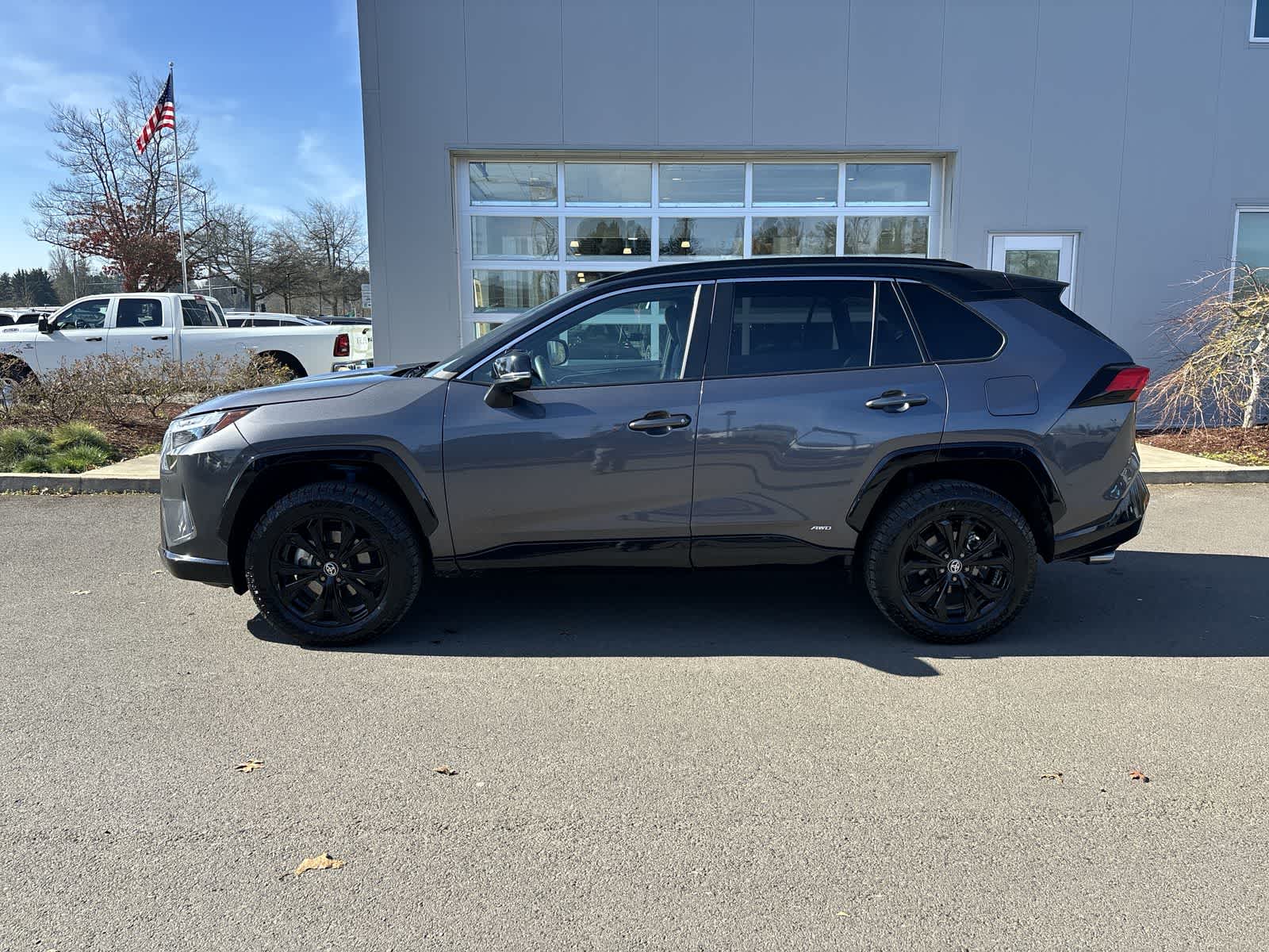 Thumbnail: 2022 Toyota RAV4 - 2