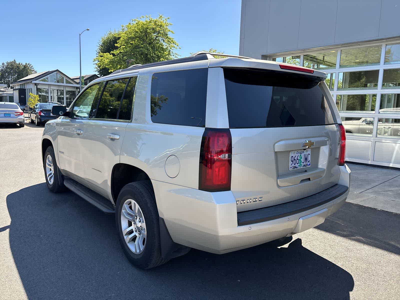 Thumbnail: 2017 Chevrolet Tahoe - 3