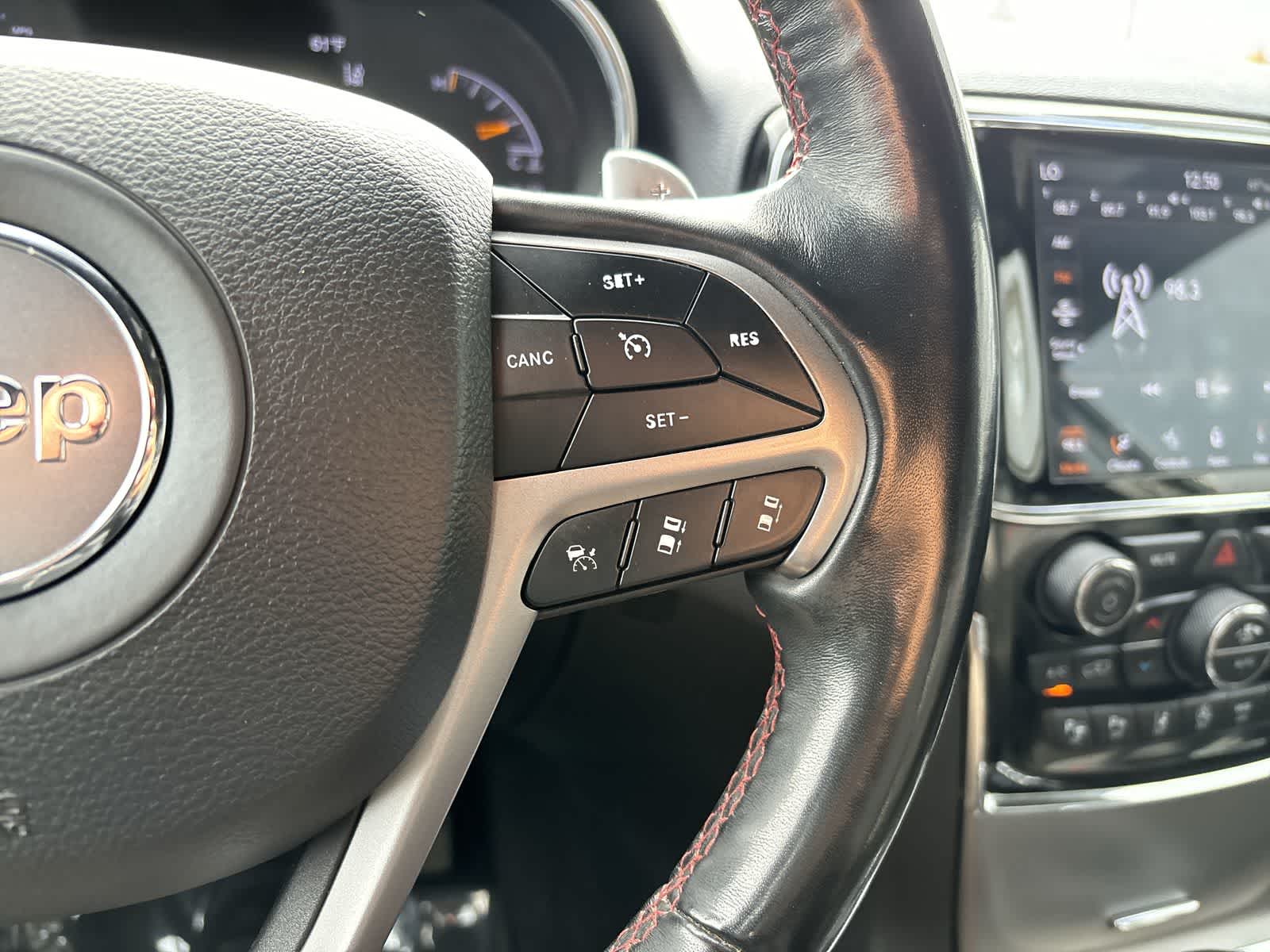 Thumbnail: 2020 Jeep Grand Cherokee - 13