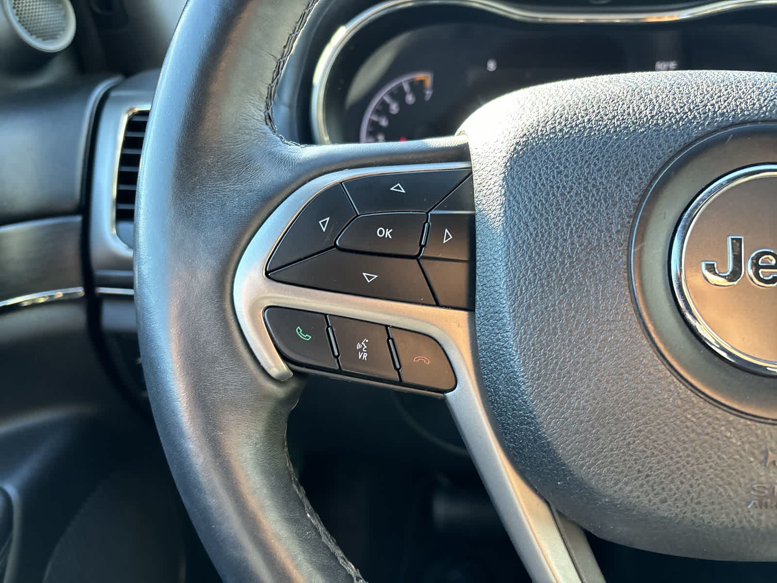 Thumbnail: 2018 Jeep Grand Cherokee - 10