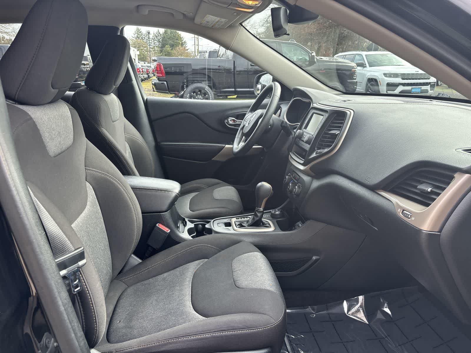 Thumbnail: 2018 Jeep Cherokee - 4