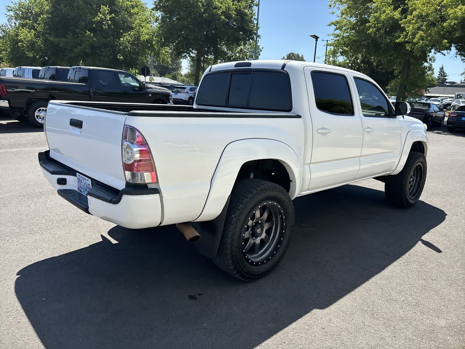 Thumbnail: 2012 Toyota Tacoma - 6