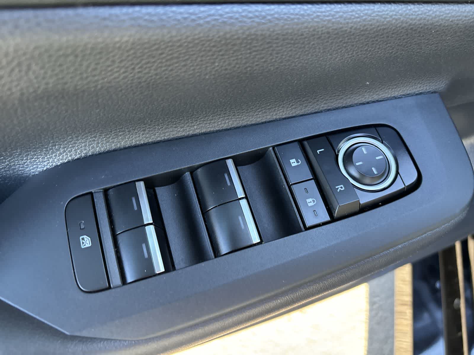 Thumbnail: 2024 Toyota Prius Prime - 9