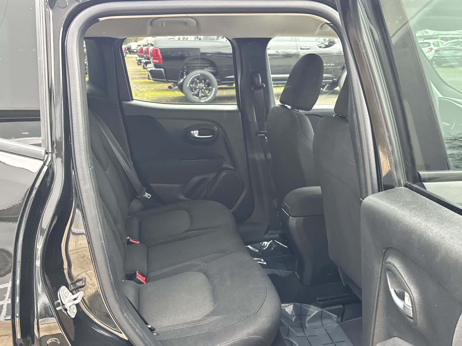 Thumbnail: 2021 Jeep Renegade - 10