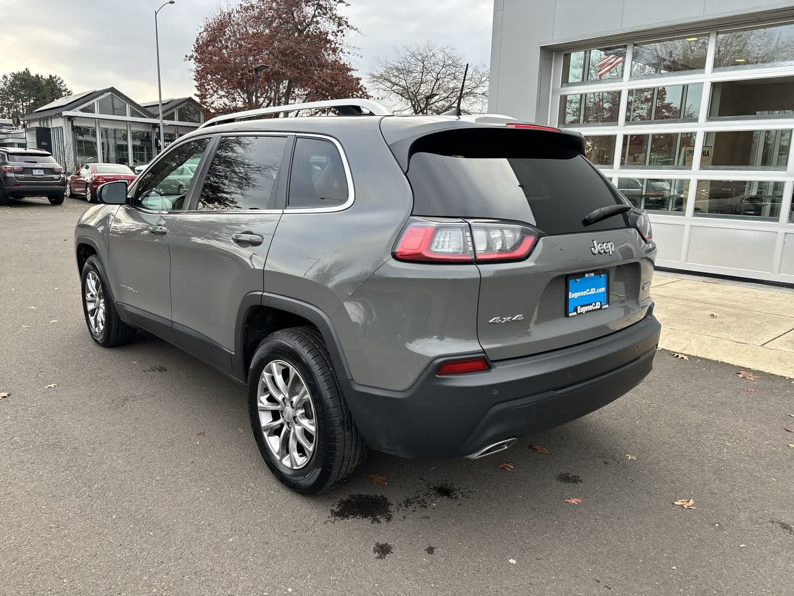 2021 Jeep Cherokee Latitude Lux photo 2
