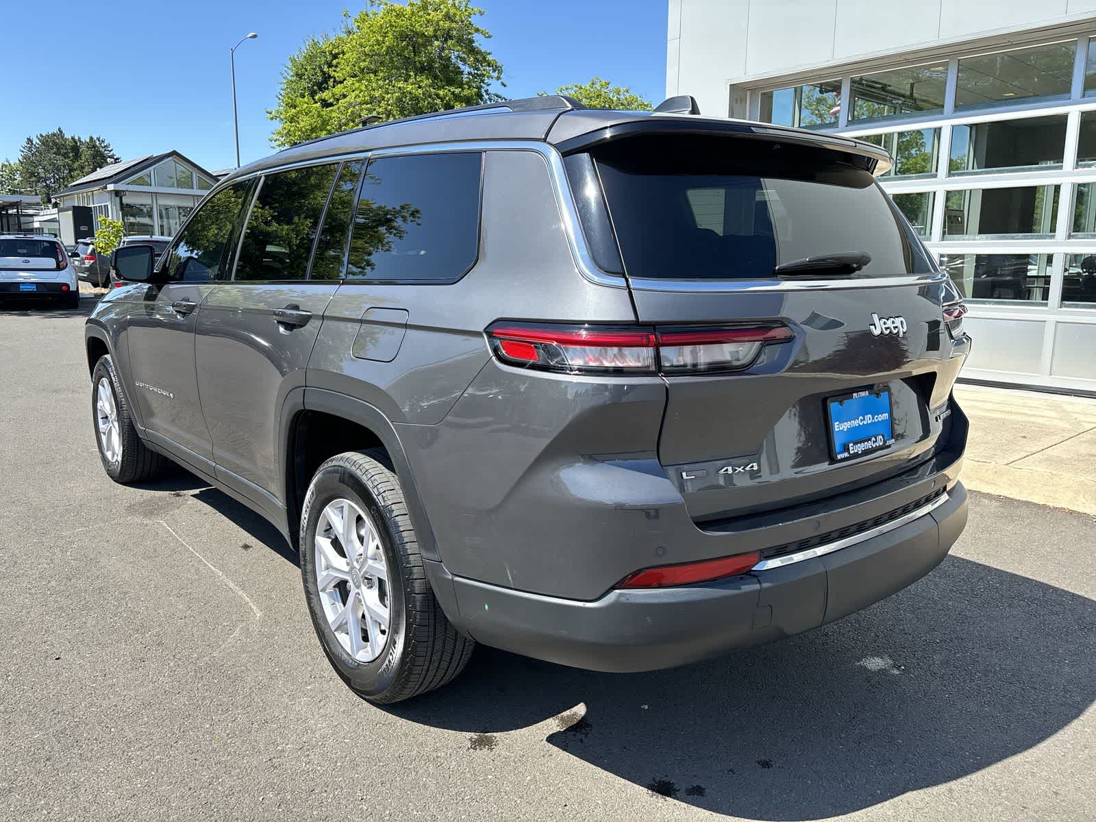 Thumbnail: 2022 Jeep Grand Cherokee - 3
